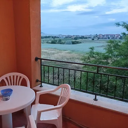 марина кеѝп, Apartman Aheloj