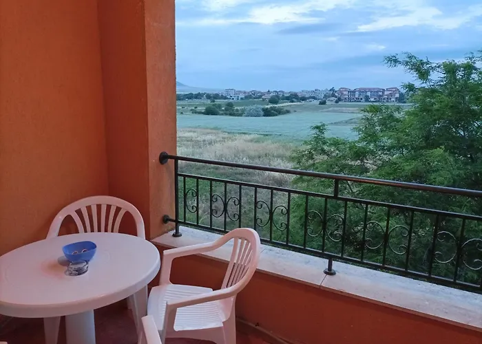 марина кеѝп, شقة أهيلوي